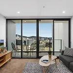 Central Canberra 2-Bed With Gym & Bbq Area
